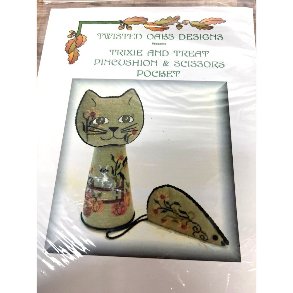 Twisted Oaks Designs Trixie & Treat Pincushion & Scissors Pocket Chart Only